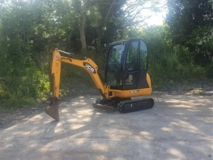 Mini pelle JCB 8018 / 1,8 TONNES / + Remorque Williams